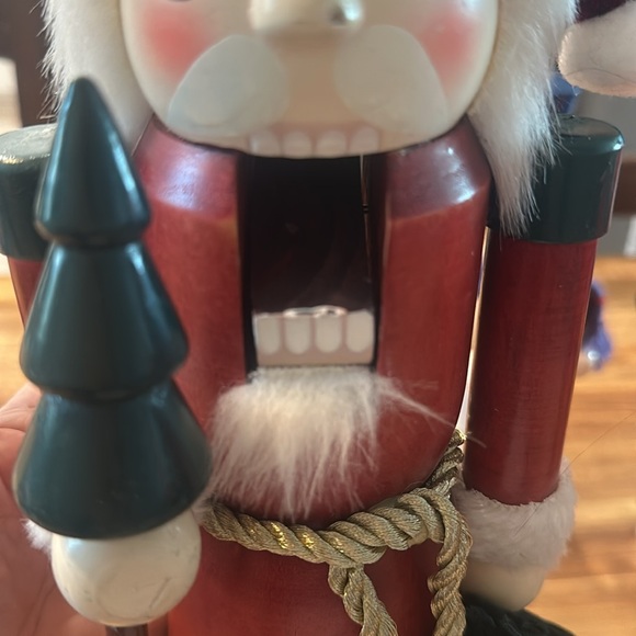 Santa Nutcracker /15” Tall - Picture 12 of 12